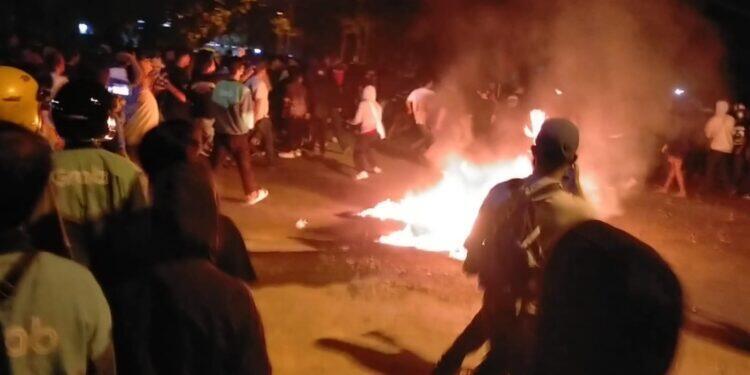 Massa Aksi Kepung Mapolres Indramayu, Aksi Unjuk Rasa Berujung Ricuh