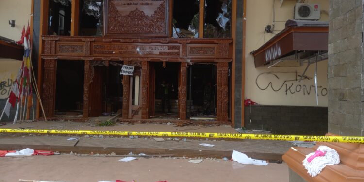 Polresta Cirebon Gelar Olah TKP Gedung DPRD dan Minta Pertangung Jawaban Pelaku Penjarahan