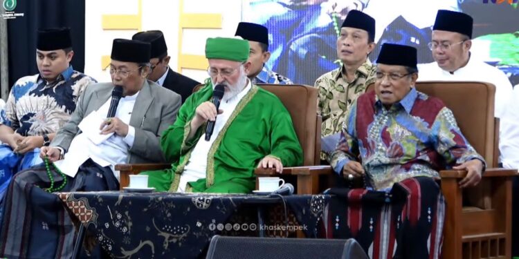 Haul KHAS Kempek Menggema, Dzikir dan Doa Bersama untuk Persatuan Bangsa