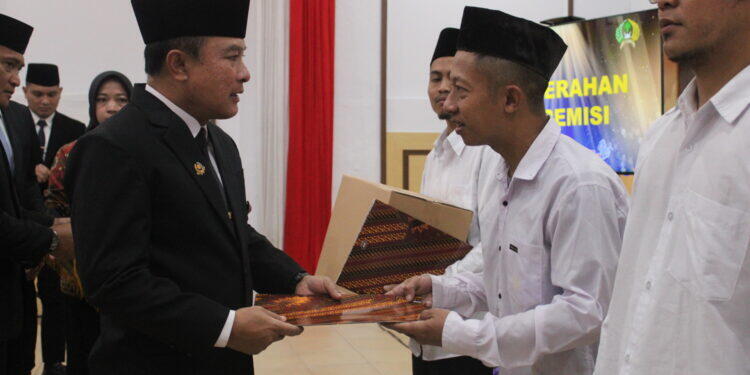 Ratusan Warga Binaan Berkelakuan Baik di Lapas Kuningan Terima Remisi HUT ke-80 RI