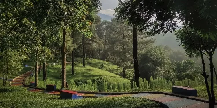 Wisata Keluarga Buper Trijaya Kuningan Menawarkan Udara Segar dan Pemandangan Alam yang Hijau