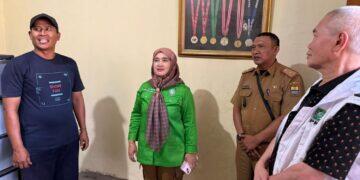 Siti Farida Bantu Perbaikan Rumah Atlet Taekwondo Berprestasi