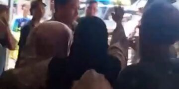 Diduga Sering Aniyaya Anak Sambung, Ibu Tiri di Indramayu Diusir Warga