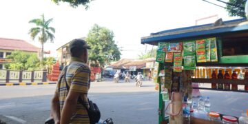 Akibat Demo, Pedagang di Sumber Keluhkan Sepi Pembeli 