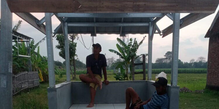 Antisipasi Keamanan Lingkungan, Pemdes Cisaat Bangun Pos Kamling