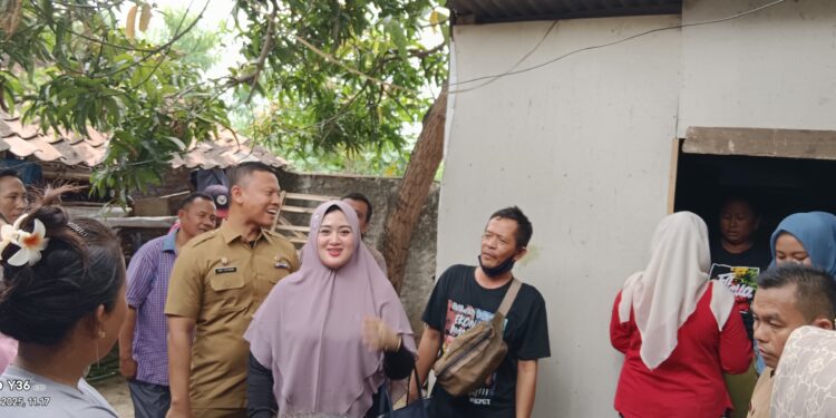 Anggota Dewan Tinjau Tempat Tinggal Nenek Tasmi, Minta agar Direlokasi