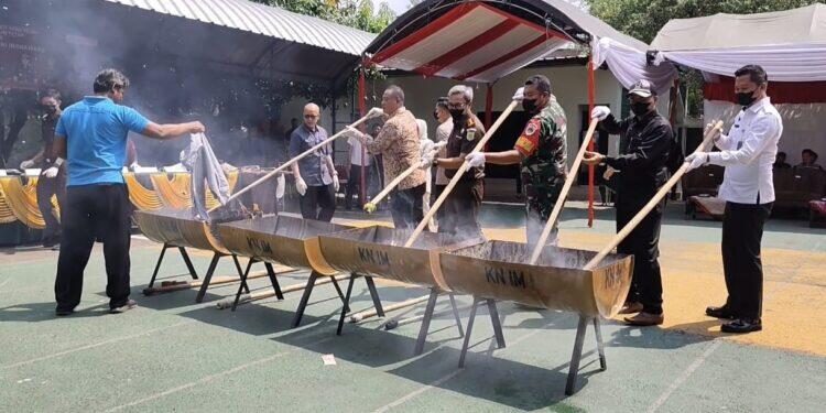 Musnahkan Barang Bukti 89 Perkara, Kajari: Perkara Narkotika di Indramayu Masih Mendominasi 