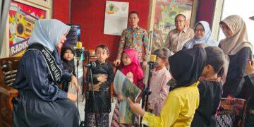 Bunda PAUD Majalengka Ajak Anak-anak Belajar sambil Bergembira.