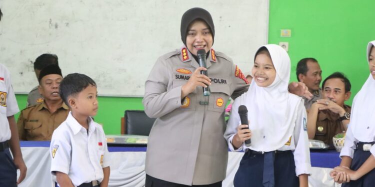 Police Goes To School