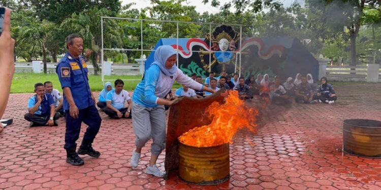 Pelatihan Pemadaman Kebakaran