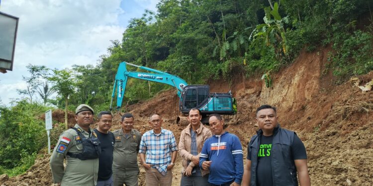 Bupati Kuningan Gerebek Galian Ilegal di Lahan Aset Pemda, Perintahkan Satpol PP Tutup Lokasi