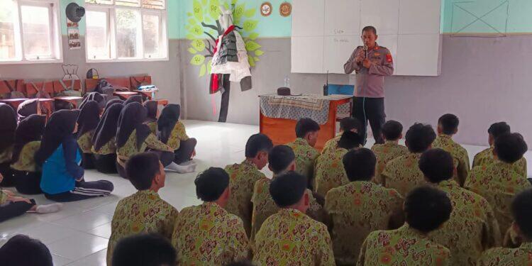 Kapolsek Gebang Antisipasi Penyalahgunaan Gadget oleh Gen-Z