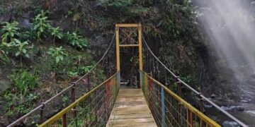 Curug Ibun Pelangi, Surga Tersembunyi yang Memantulkan Tujuh Warna di Majalengka