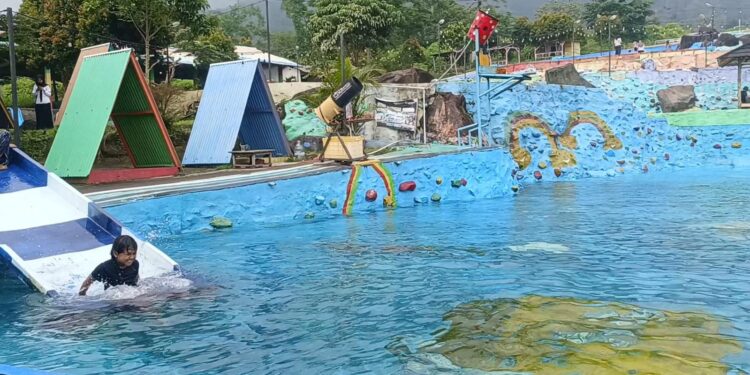 Wisata Bumi Pelangi Jalaksana Hadirkan Wahana Air dan Camping di Kaki Gunung Ciremai