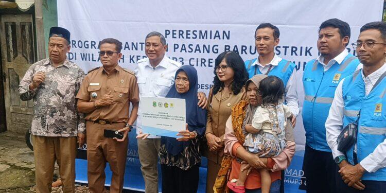 Reses di Desa Puncak, H. Rokhmat Ardiyan Salurkan Program Listrik Gratis untuk 64 KPM