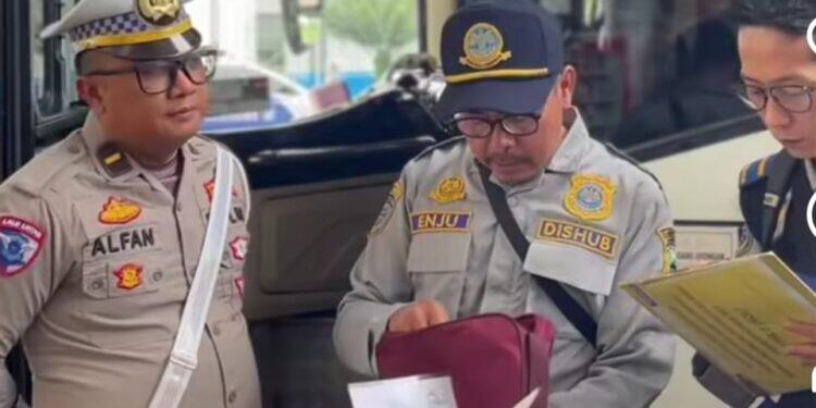 Pastikan Keselamatan Penumpang, Sopir dan Bus Diperiksa di Terminal Kertawinangun