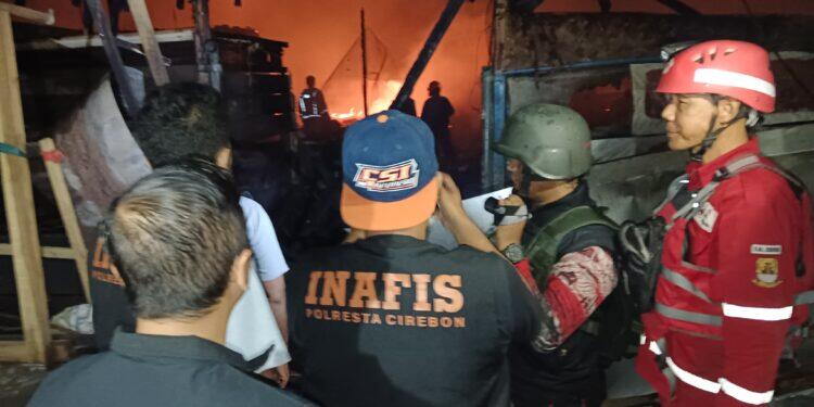 Pasar Lemahabang Terbakar Diduga Akibat Sambaran Petir