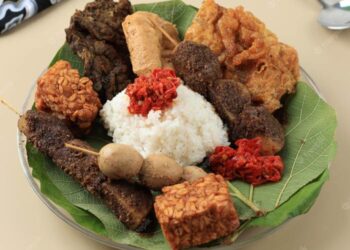 Kajian Etnografi Kuliner: Makna Simbolis dan Fungsi Sosial Nasi Jamblang dalam Tradisi Masyarakat Cirebon