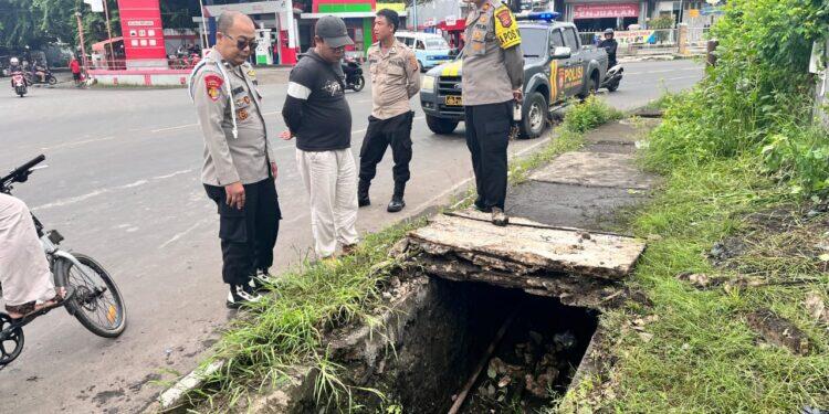 Akibat Terperosok Trotoar Rusak, Edison Meninggal Dunia 