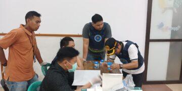 Gandeng BNNK, Lapas Kelas IIA Kuningan Gelar Tes Urine Massal