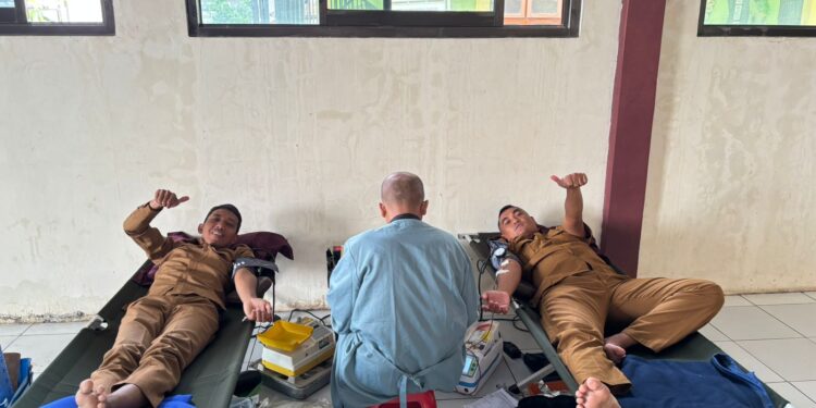 Pemdes Kalitengah Gelar Donor Darah, Warga Antusias Ikuti Kegiatan Kemanusiaan