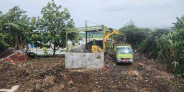 Imbas Antrean Panjang di TPA Gunung Santri, Pemdes Surakarta Timbun Sampah