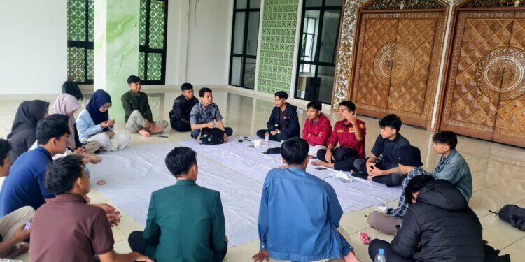 HMI Kuningan Bedah Pro Kontra Pilkada Tertutup dalam Diskusi Demokrasi