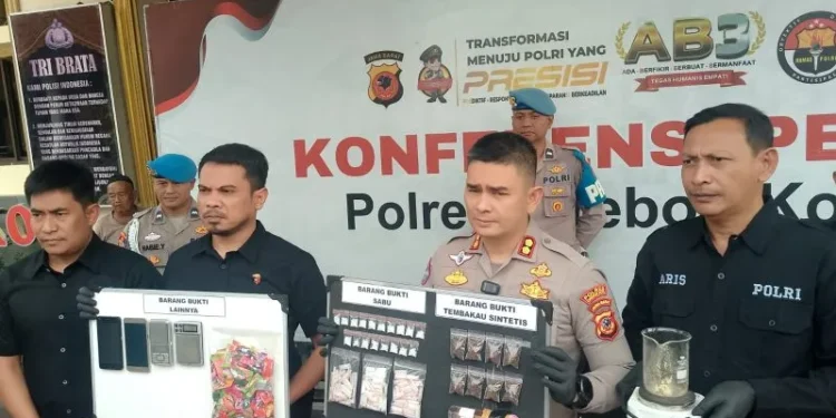 Polres Cirebon Kota Bongkar Pabrik Rumahan Narkotika 