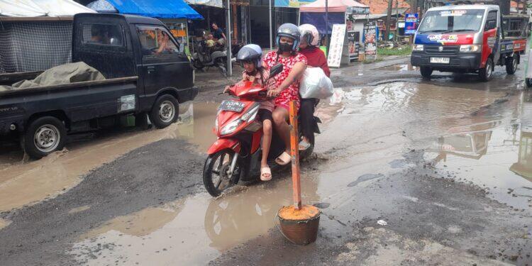 Lubang Menganga, Jalan Kisabalanang Uji Nyali Pengendara