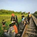 Awas Ngabuburit di Rel KA Bisa Kena Sanksi