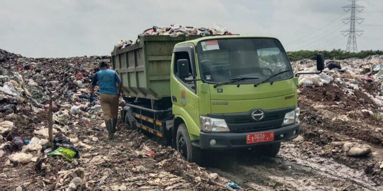 Tiap Hari 1.200 Ton Sampah Menggunung, DLH Cirebon Kelimpungan di Tengah Krisis Anggaran