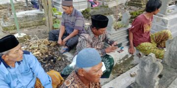 Sambut Ramadan, Warga Jungjang Wetan Padati TPU Ki Kasri Gelar Tradisi Kriatan