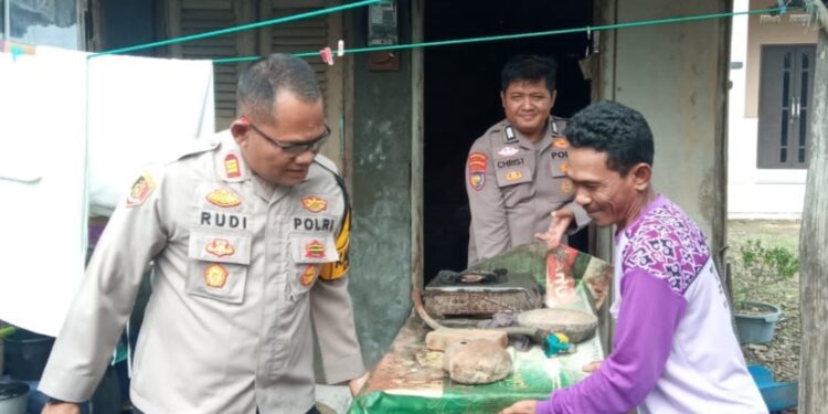 Polsek Kapetakan Rehabilitasi Rutilahu Milik Lansia 