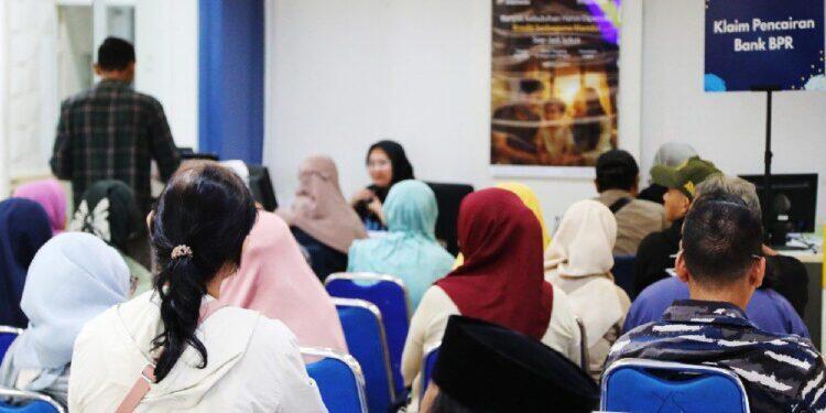 Tahap I Klaim Pembayaran Nasabah BPR Bank Cirebon 89,5 Miliar