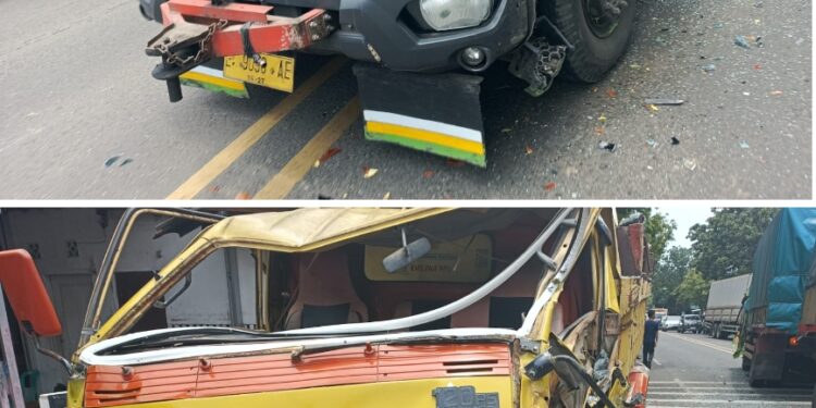 Dua Truk Adu Bagong di Jalan Diponegoro Kota Cirebon