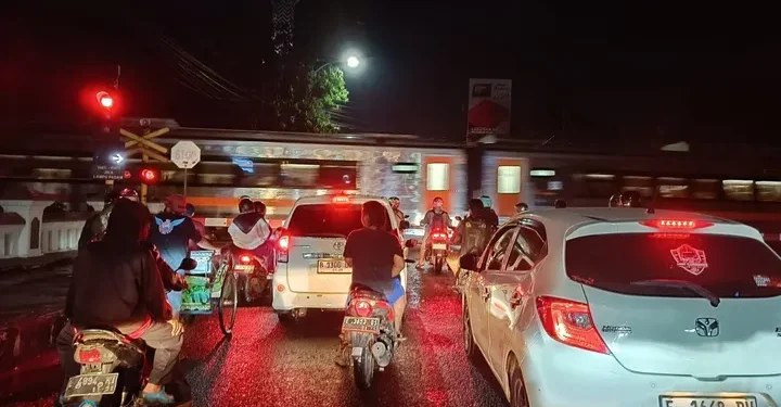 Jalanan Sering Macet, Penumpang KA Diimbau Datang Lebih Awal