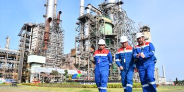 Komut Pertamina Tinjau Kilang Balongan, Pastikan Stok BBM Aman Jelang Lebaran