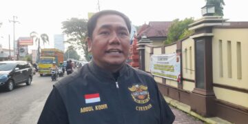 HDCI Cirebon Turun ke Jalan, 1.500 Paket Sembako Dibagikan Gratis untuk Warga