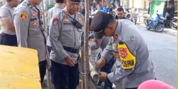 Antisipasi Kemacetan Mudik, Polisi Pasang Rambu dan Pagar Pembatas di Pasar Ikan Gebang