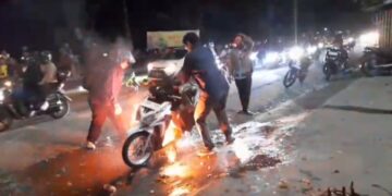 Korsleting Kelistrikan, Motor Pemudik Terbakar di Pegambiran 