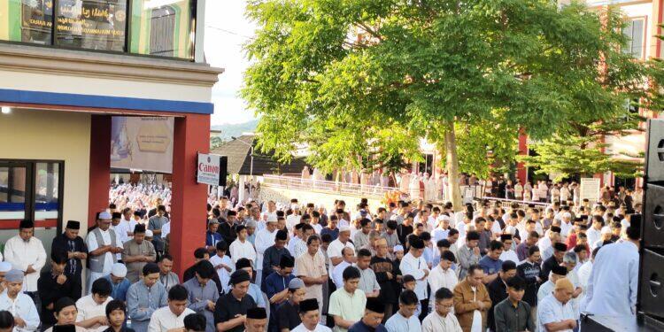 Ribuan Jemaah Padati Kampus UM Kuningan, Salat Id Muhammadiyah Berlangsung Khidmat