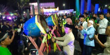 Masjid Syiarul Islam Dipadati Warga, Bupati Kuningan Ikut Hanyut dalam Malam Takbiran