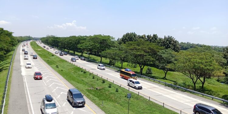 Tol Cipali Dipadati Puluhan Ribu Kendaraan Arus Balik ke Jakarta