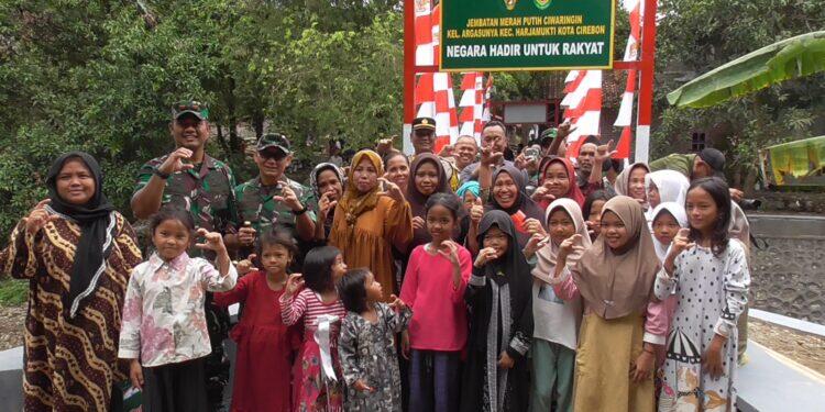 Warga Sumurwuni Bahagia, Jembatan Merah Putih Sudah Diperbaiki oleh TNI 