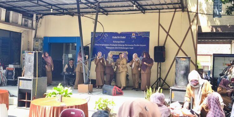 Dangdutan di Jam Kerja Picu Polemik, Acara DPPKBP3A Cirebon Dihentikan