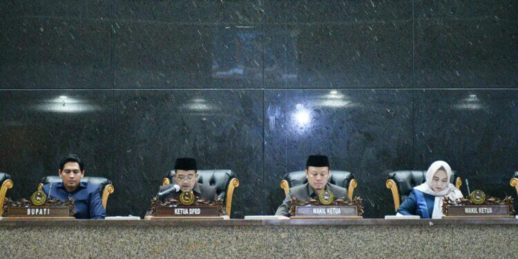 DPRD Indramayu Paripurnakan LKPJ 2025 dan Raperda Pengelolaan Aset Daerah