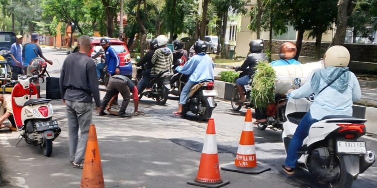 Akhirnya Diperbaiki, Jalan Sunan Drajat Sumber Mulus Kembali