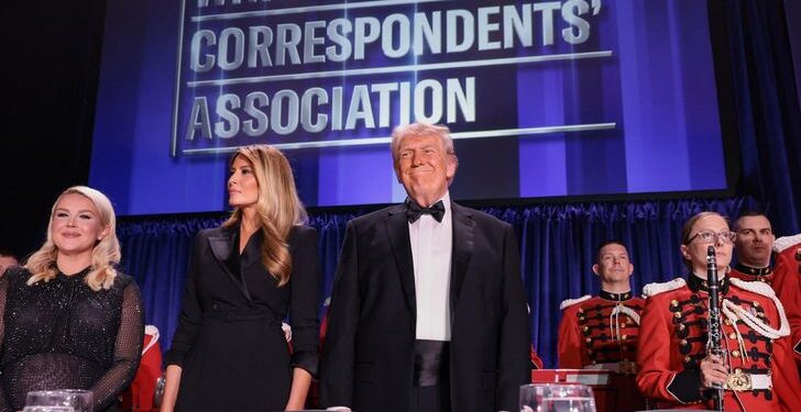 Secret Service Hadang Penyerang Bersenjata, Trump Selamat dari Serangan