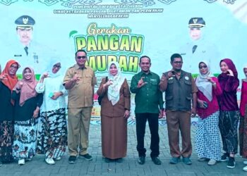 GPM di Hari Kartini, Penyelenggara Menggunakan Busana Batik