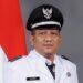 Kuwu Kerandon Pimpin Perbaikan Jalan Rusak, Warga Gotong Royong